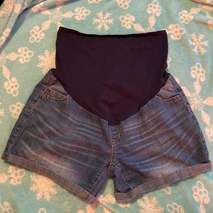 Maternity shorts